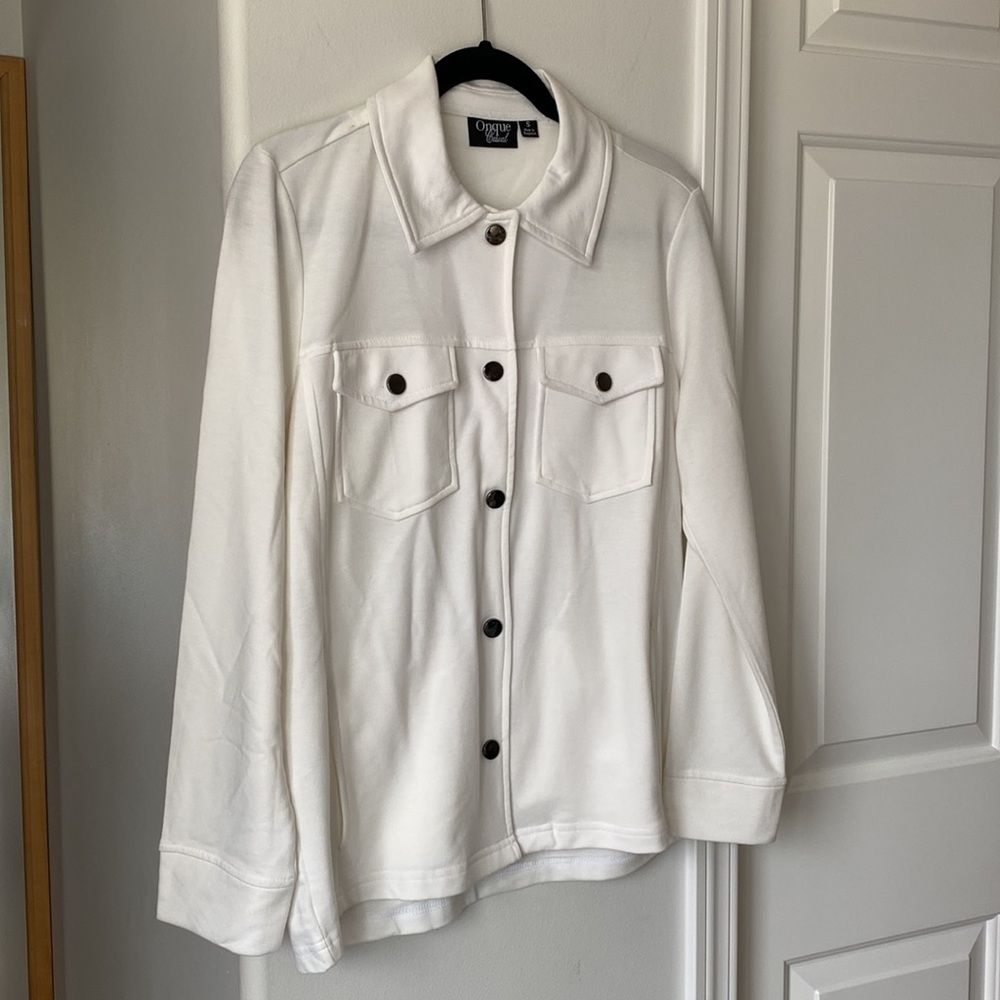 Onque Casual - White Classic Simple Sweater Blouse With Snaps & Pockets